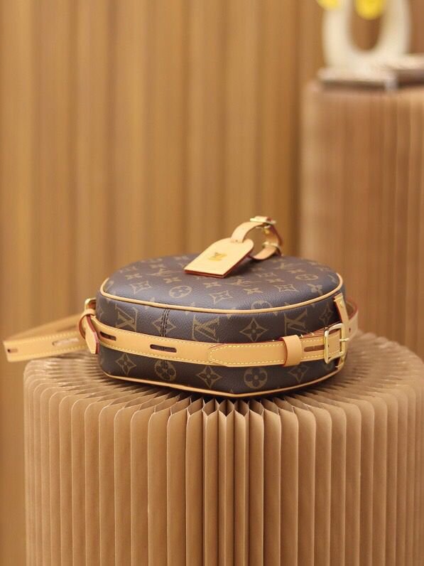 Louis Vuitton BOÎTE CHAPEAU SOUPLE MM M52294