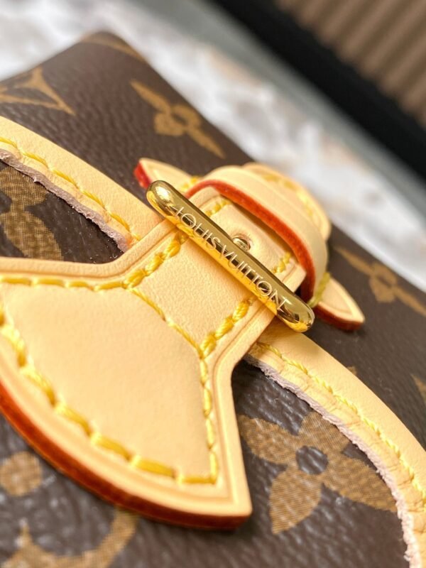 M46932 Excursion PM (5) LV Excursion PM M46932