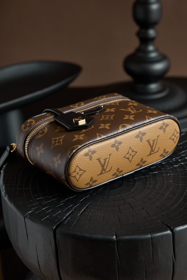 LV Vanity Chain Pouch M47125