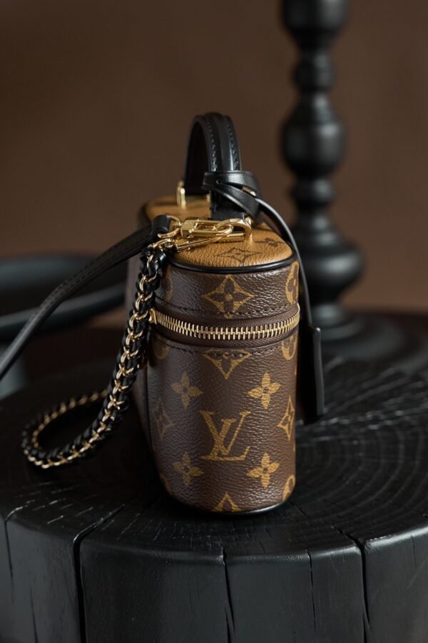 LV Vanity Chain Pouch M47125