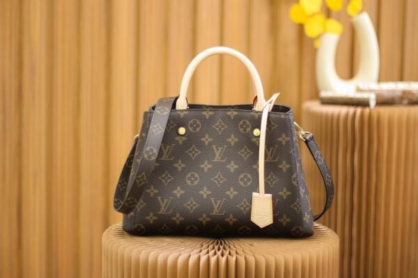 Montaingn BB M41055 (1) LOUIS VUITTON Montaingn BB M41055