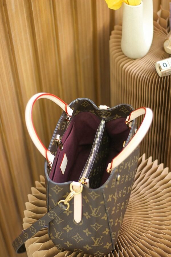 Montaingn BB M41055 (4) LOUIS VUITTON Montaingn BB M41055