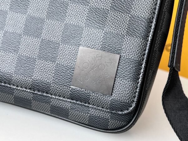 LV District PM Messenger Bag N42710