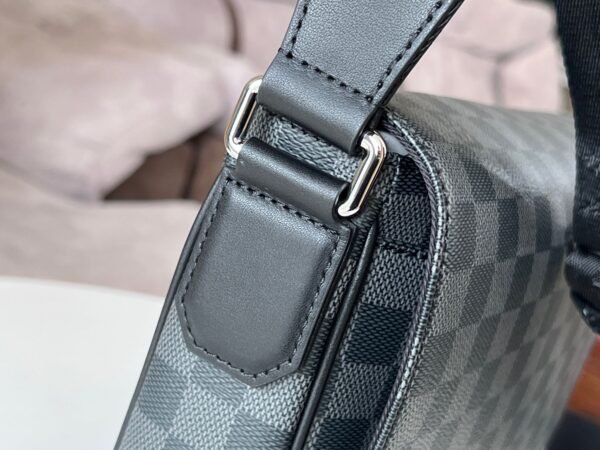 LV District PM Messenger Bag N42710