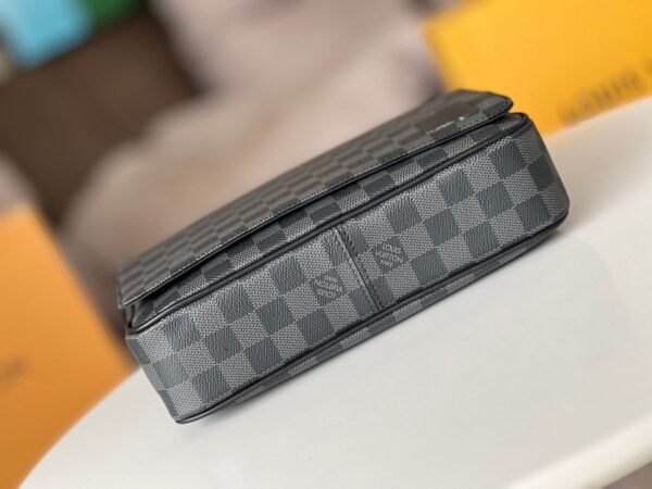 LV District PM Messenger Bag N42710