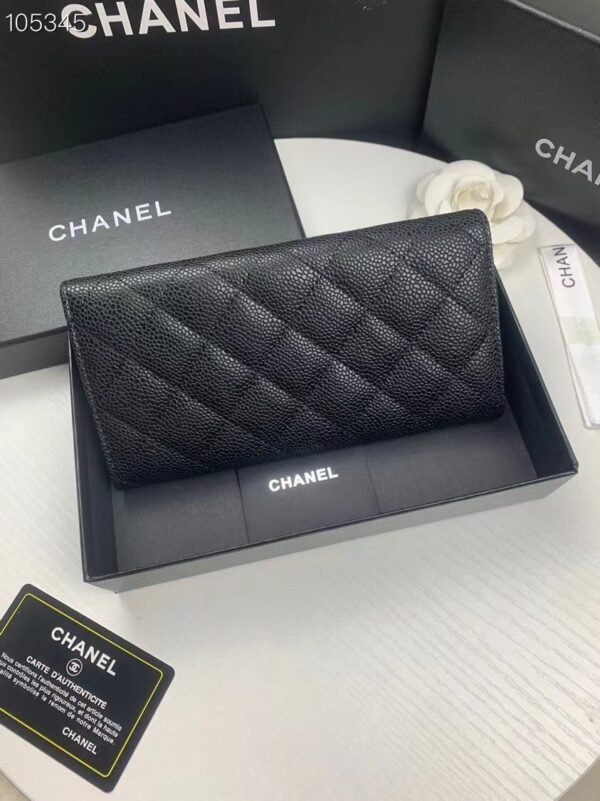 80758 (4) Chanel wallet in black caviar leather with gold hardware