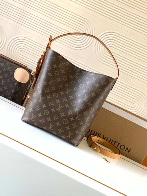 LOUIS VUITTON All In GM M12926