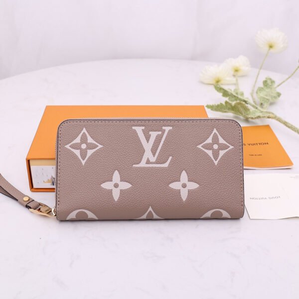 LOUIS VUITTON Zippy Wallet M69794