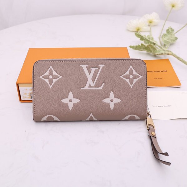 LOUIS VUITTON Zippy Wallet M69794