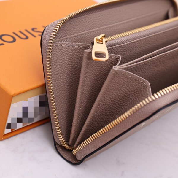 LOUIS VUITTON Zippy Wallet M69794