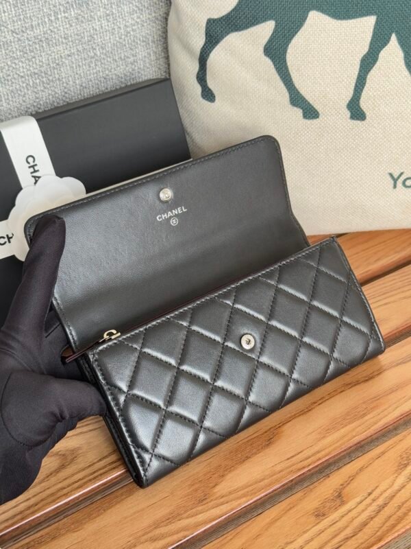 Chanel Women's Long Wallets