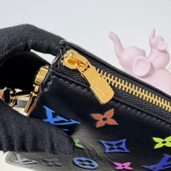 M13232 LV x TM Coussin BB (4) M13232 LV x TM Coussin BB