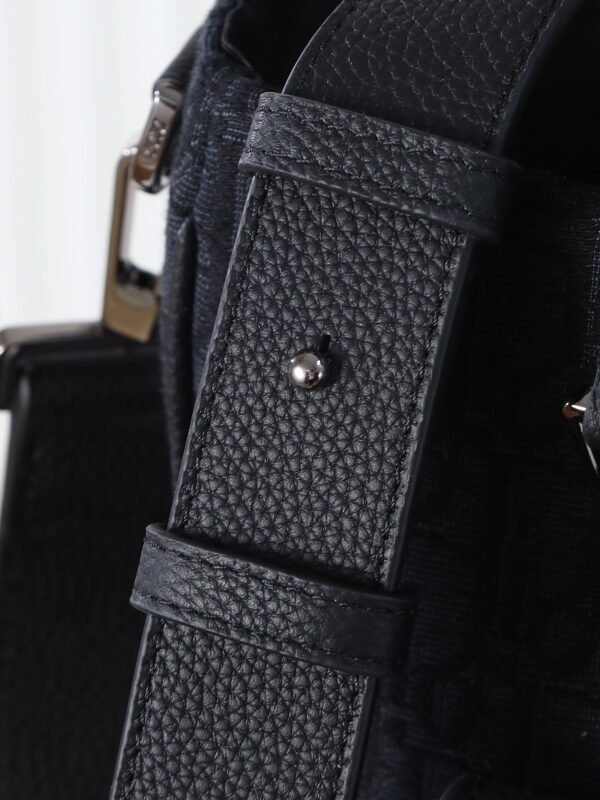 1ADSH241YKS_H03E (1) Dior Saddle Bag black