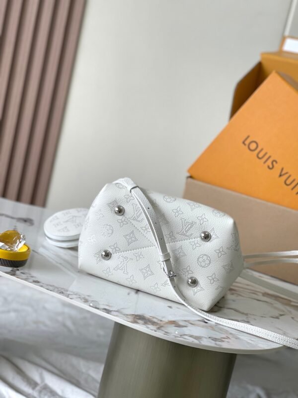 LV Bella M11841 (2) LV Bella M11841