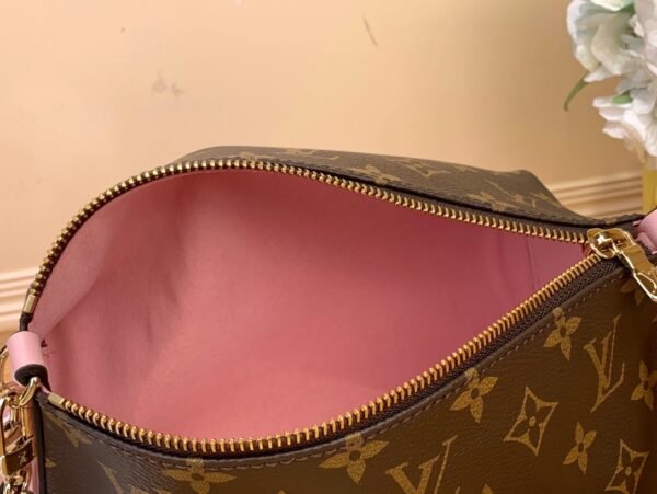 Louis Vuitton Bloom Pouch M11303