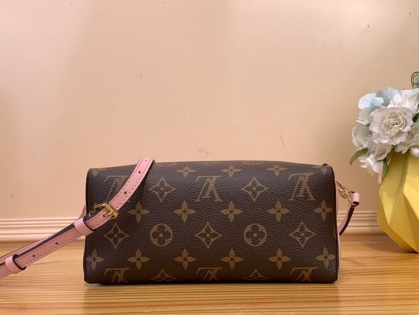 Louis Vuitton Bloom Pouch M11303