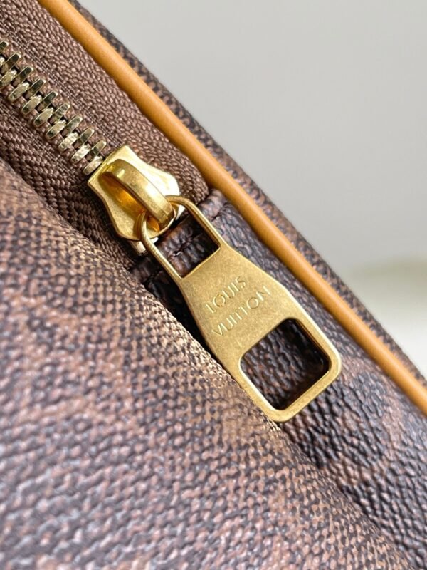 LV Montsouris Backpack M11540 (4) LV Montsouris Backpack M11540