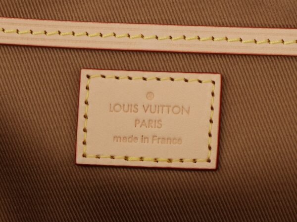 LOUIS VUITTON Montsouris PM M11198