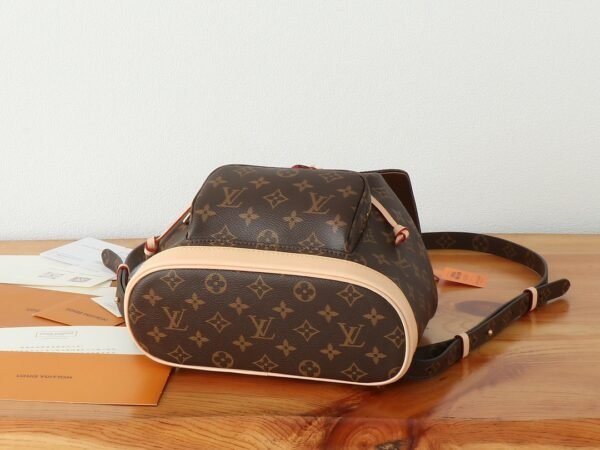 LOUIS VUITTON Montsouris Mini M11199