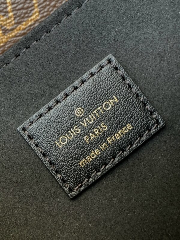 LV Pochette Métis Backpack M11941 (6) LV Pochette Métis Backpack M11941