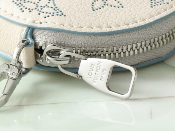 Louis Vuitton BELLA Bucket bag M11736