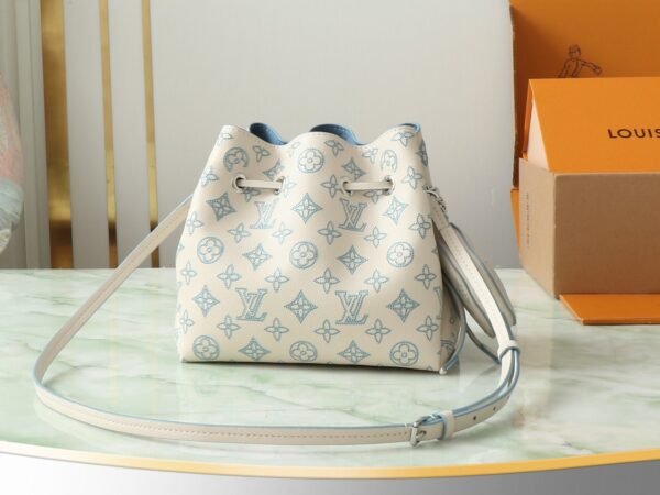 Louis Vuitton BELLA Bucket bag M11736