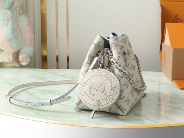 Louis Vuitton BELLA Bucket bag M11736