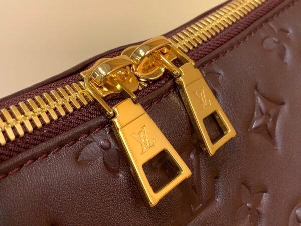 M12072 (1) LV Coussin Hobo MM M12072