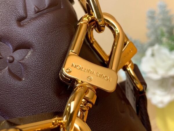 M12072 (2) LV Coussin Hobo MM M12072