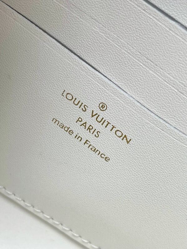 M12265 (1) LV Wallet On Chain Capucines M12265