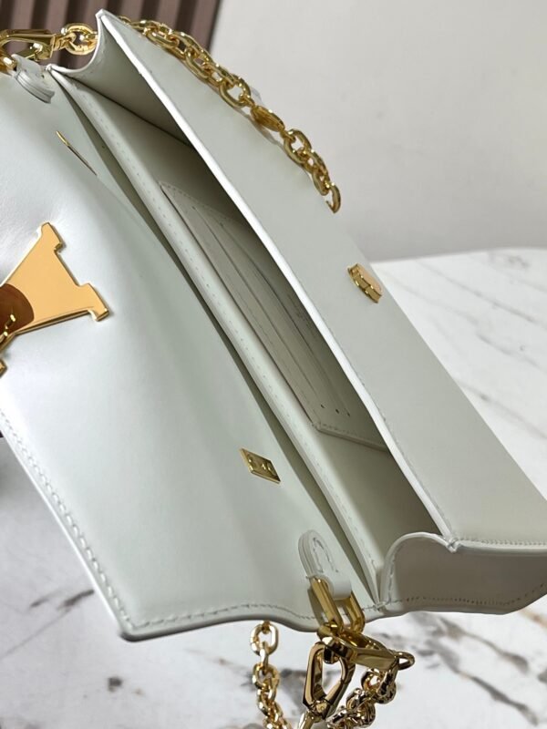 M12265 (2) LV Wallet On Chain Capucines M12265