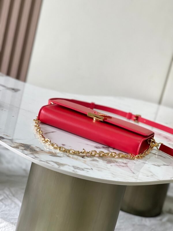 M12405 (4) LV Wallet On Chain Capucines M12405