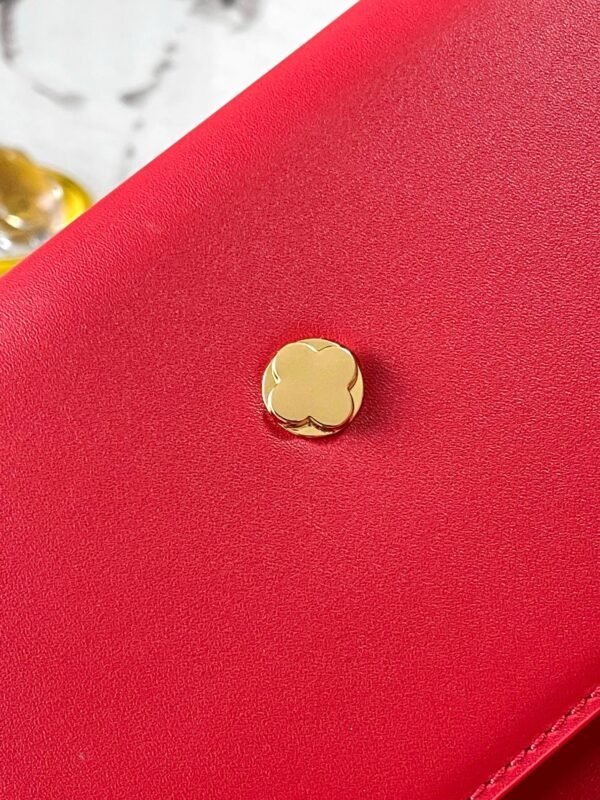 M12405 (8) LV Wallet On Chain Capucines M12405