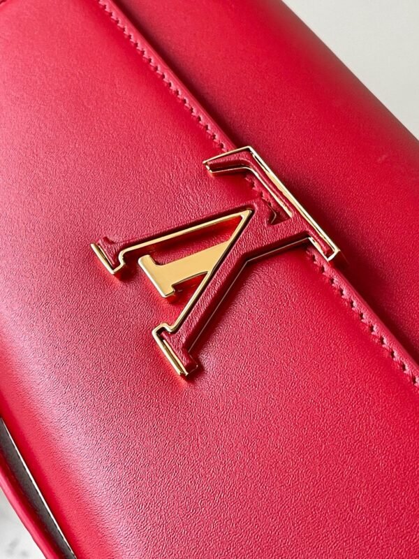 M12405 (9) LV Wallet On Chain Capucines M12405