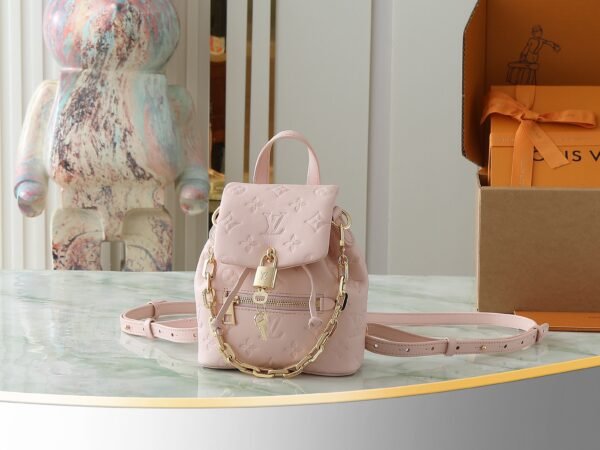 M13389 (6) LV Coussin Backpack Mini M13389