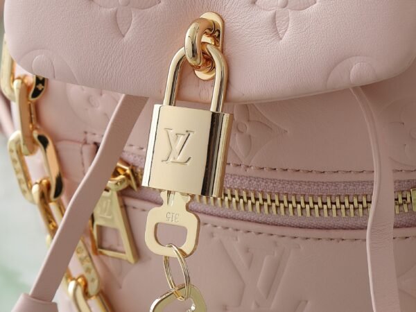 M13389 (8) LV Coussin Backpack Mini M13389