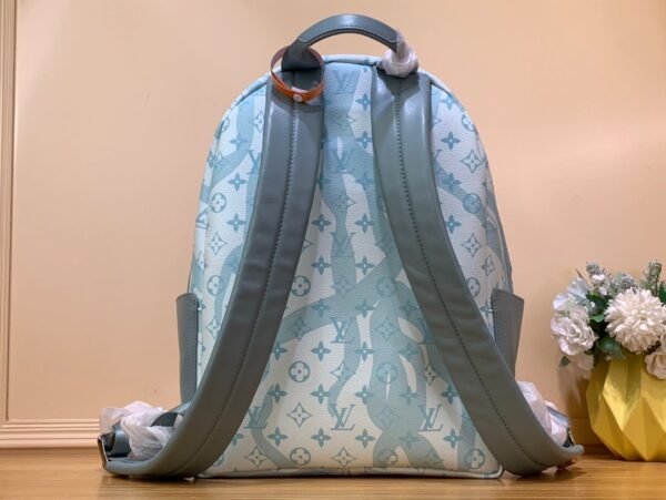 M22519 (8) LV Discovery Backpack M22519