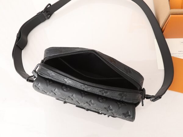 M23742 (4) Louis Vuitton Steamer Messenger M23742