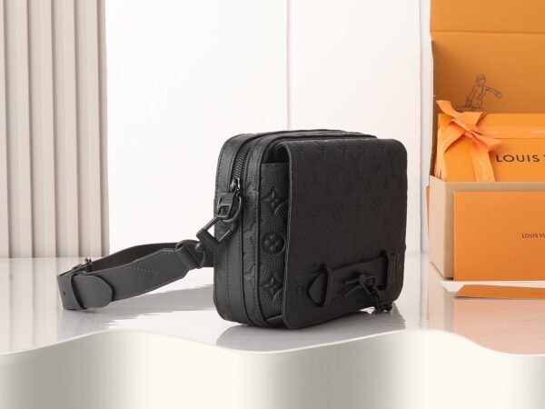 M23742 (8) Louis Vuitton Steamer Messenger M23742