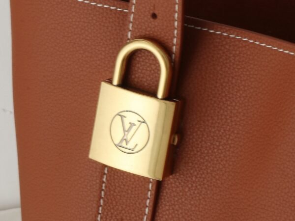 M25342 (2) LV Low Key Cabas MM M25342