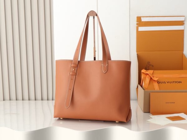 M25342 (9) LV Low Key Cabas MM M25342