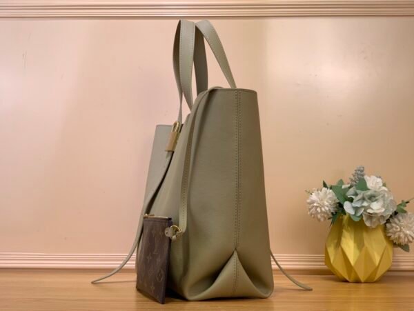 LV Low Key Cabas MM M25343