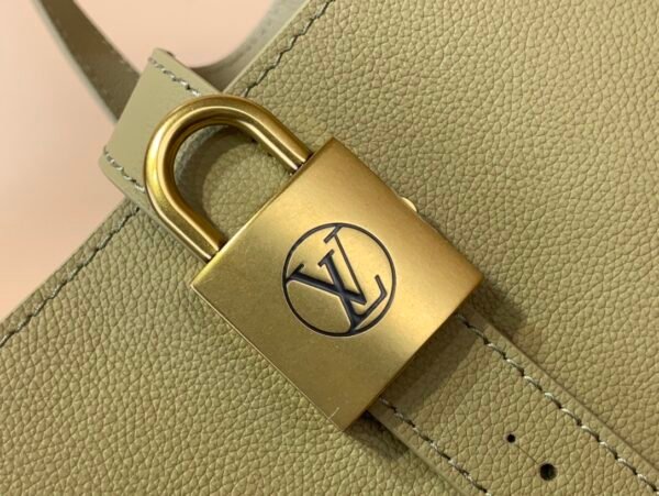 LV Low Key Cabas MM M25343