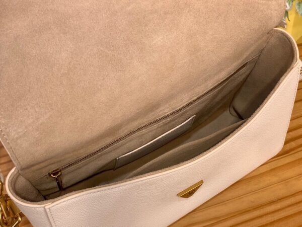 LV Soft Twist M25359