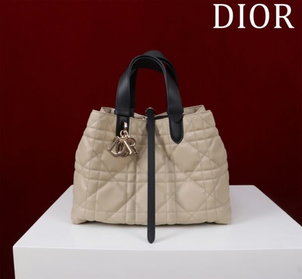 Medium Dior Toujours Bag Beige