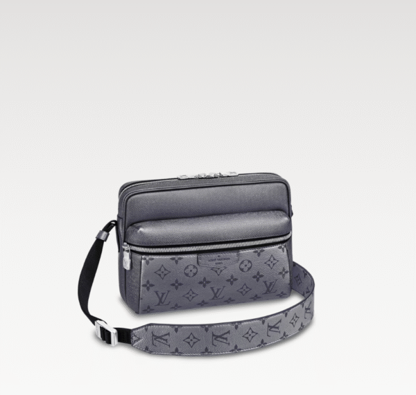 LV OUTDOOR Messenger Bag M30830