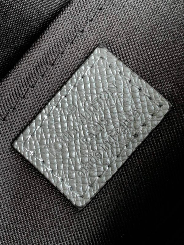 LV OUTDOOR Messenger Bag M30830