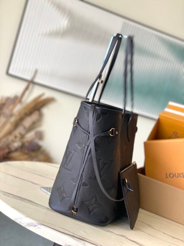 M45685 (1) LOUIS VUITTON Neverfull MM M45685