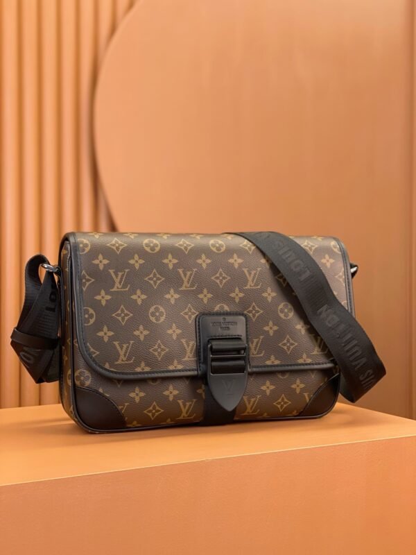 Louis Vuitton Archy MM Messenger Bag M46328