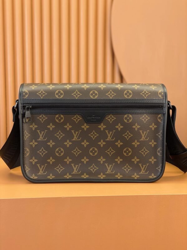 Louis Vuitton Archy MM Messenger Bag M46328